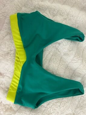 Green & Yellow tiger Friday top